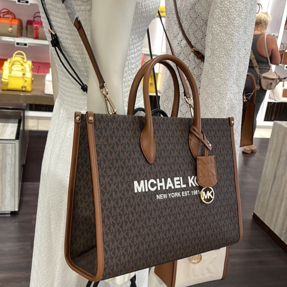 Michael Kors "Mirella" MD EW Tote Brown Shoulder Bag - 35F2G7ZT2B 
Brown